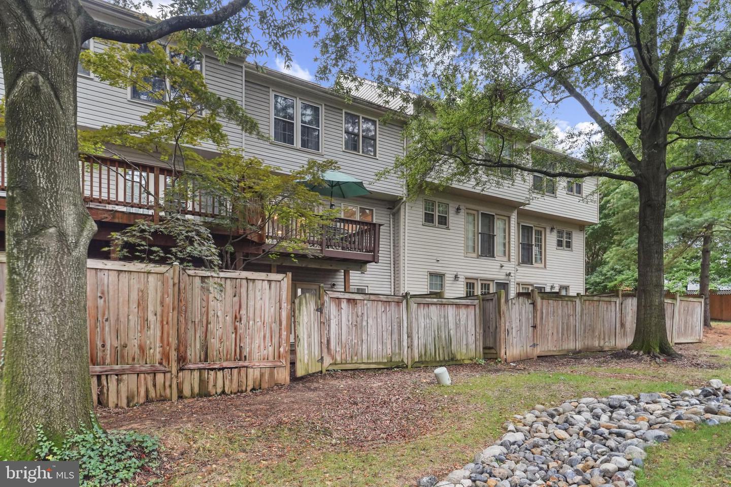 1231 QUAKER HILL DR, ALEXANDRIA, Virginia 22314, 3 Bedrooms Bedrooms, 11 Rooms Rooms,3 BathroomsBathrooms,Residential,For sale,1231 QUAKER HILL DR,VAAX2049610 MLS # VAAX2049610