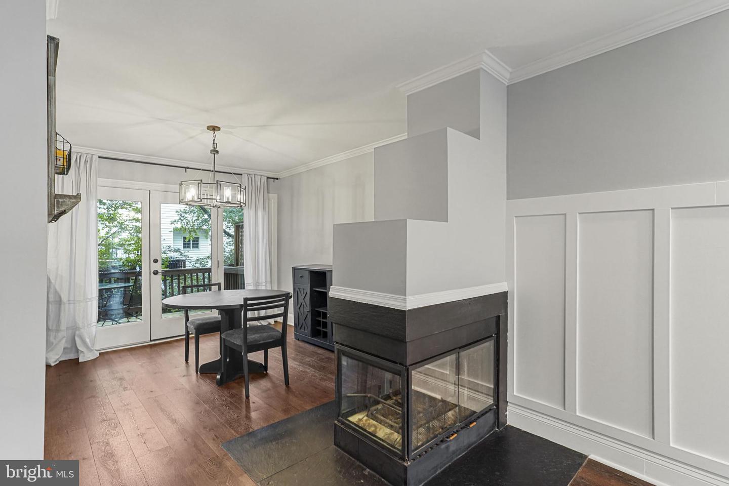 1231 QUAKER HILL DR, ALEXANDRIA, Virginia 22314, 3 Bedrooms Bedrooms, 11 Rooms Rooms,3 BathroomsBathrooms,Residential,For sale,1231 QUAKER HILL DR,VAAX2049610 MLS # VAAX2049610