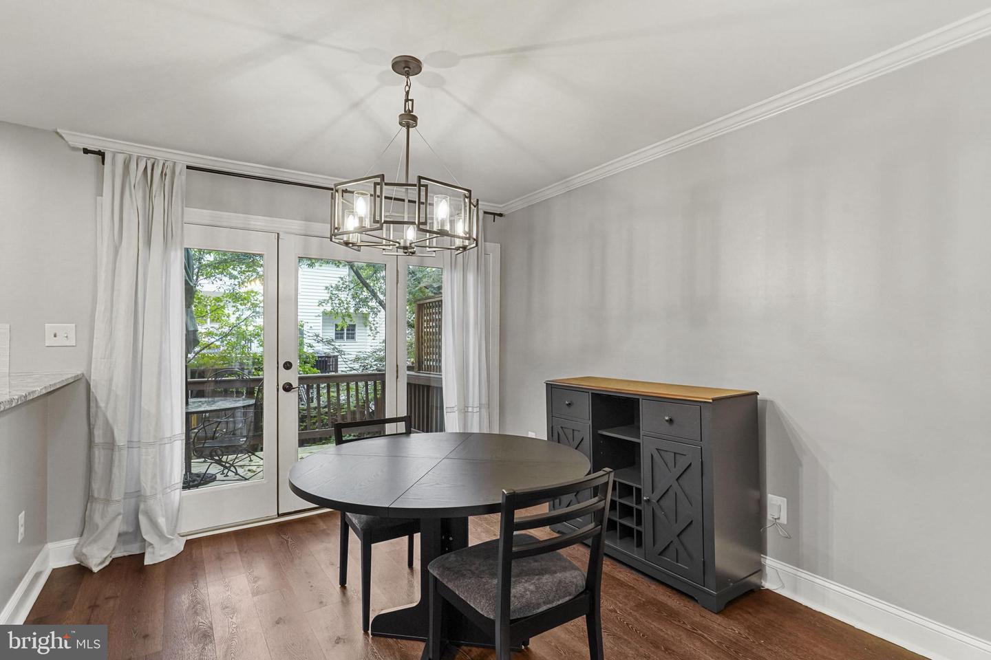 1231 QUAKER HILL DR, ALEXANDRIA, Virginia 22314, 3 Bedrooms Bedrooms, 11 Rooms Rooms,3 BathroomsBathrooms,Residential,For sale,1231 QUAKER HILL DR,VAAX2049610 MLS # VAAX2049610