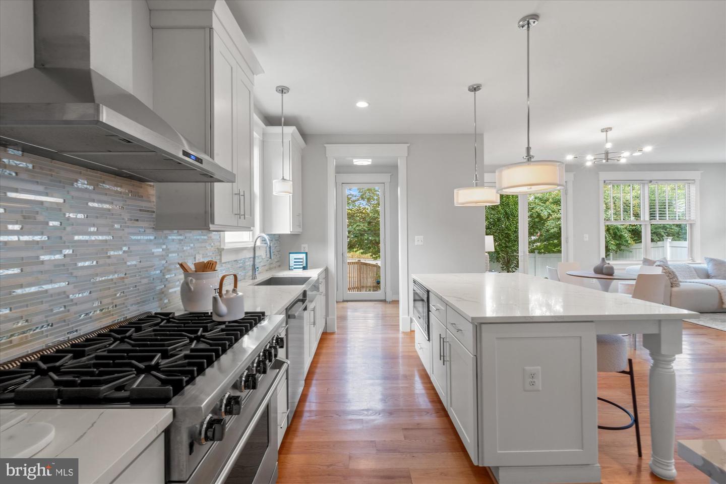 508 E CUSTIS AVE, ALEXANDRIA, Virginia 22301, 6 Bedrooms Bedrooms, ,4 BathroomsBathrooms,Residential,For sale,508 E CUSTIS AVE,VAAX2049616 MLS # VAAX2049616