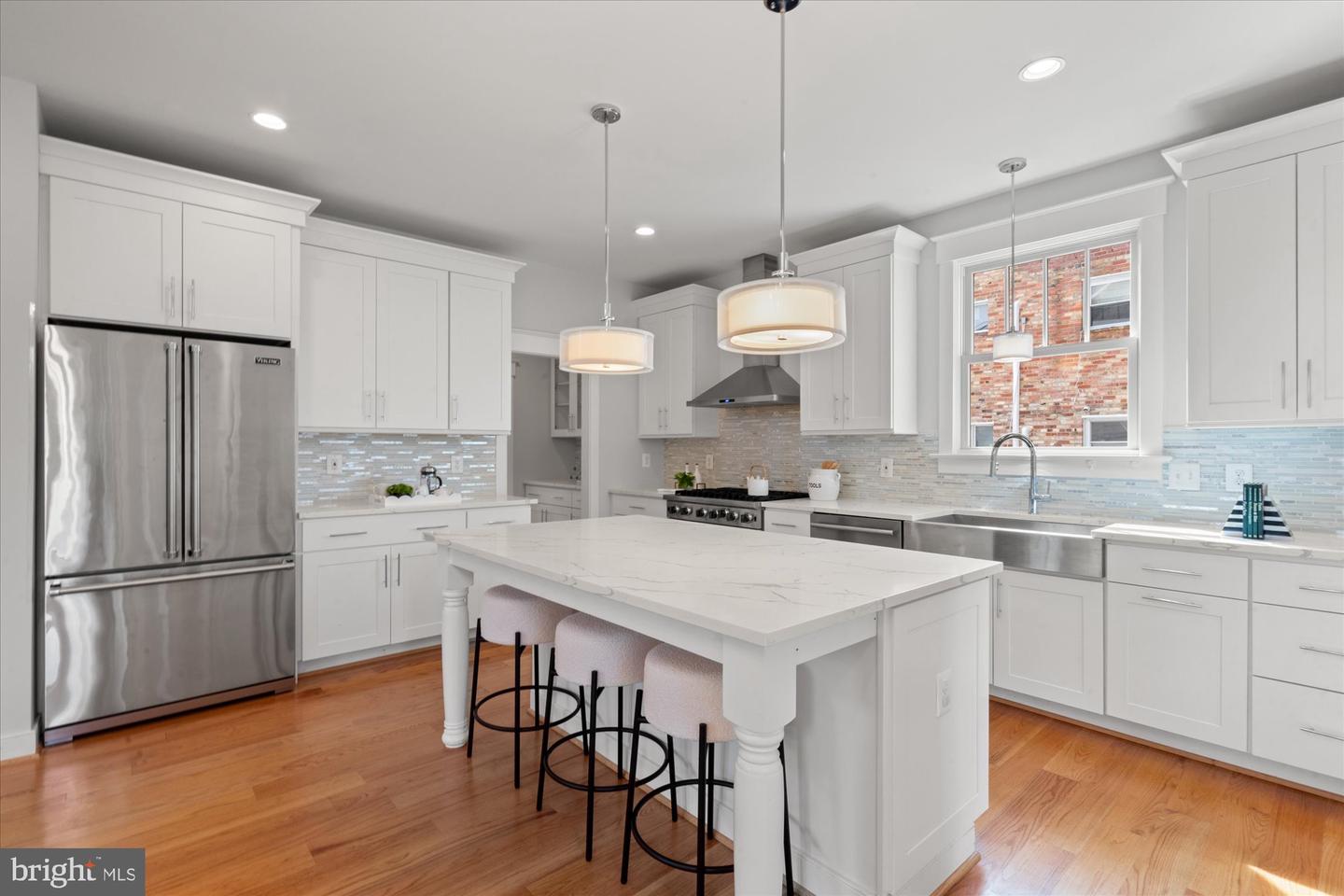 508 E CUSTIS AVE, ALEXANDRIA, Virginia 22301, 6 Bedrooms Bedrooms, ,4 BathroomsBathrooms,Residential,For sale,508 E CUSTIS AVE,VAAX2049616 MLS # VAAX2049616