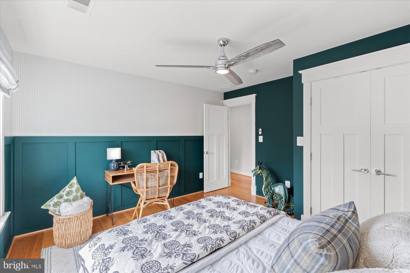 508 E CUSTIS AVE, ALEXANDRIA, Virginia 22301, 6 Bedrooms Bedrooms, ,4 BathroomsBathrooms,Residential,For sale,508 E CUSTIS AVE,VAAX2049616 MLS # VAAX2049616