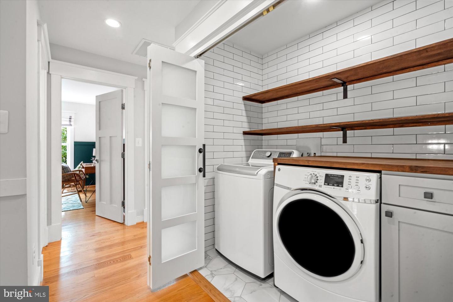 508 E CUSTIS AVE, ALEXANDRIA, Virginia 22301, 6 Bedrooms Bedrooms, ,4 BathroomsBathrooms,Residential,For sale,508 E CUSTIS AVE,VAAX2049616 MLS # VAAX2049616