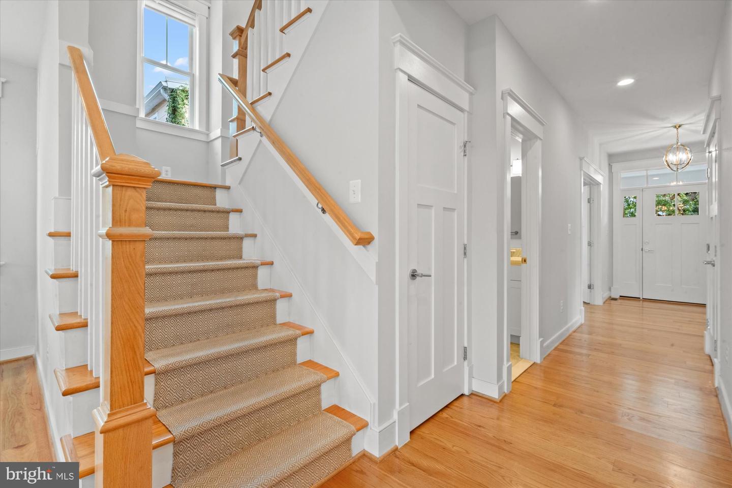 508 E CUSTIS AVE, ALEXANDRIA, Virginia 22301, 6 Bedrooms Bedrooms, ,4 BathroomsBathrooms,Residential,For sale,508 E CUSTIS AVE,VAAX2049616 MLS # VAAX2049616