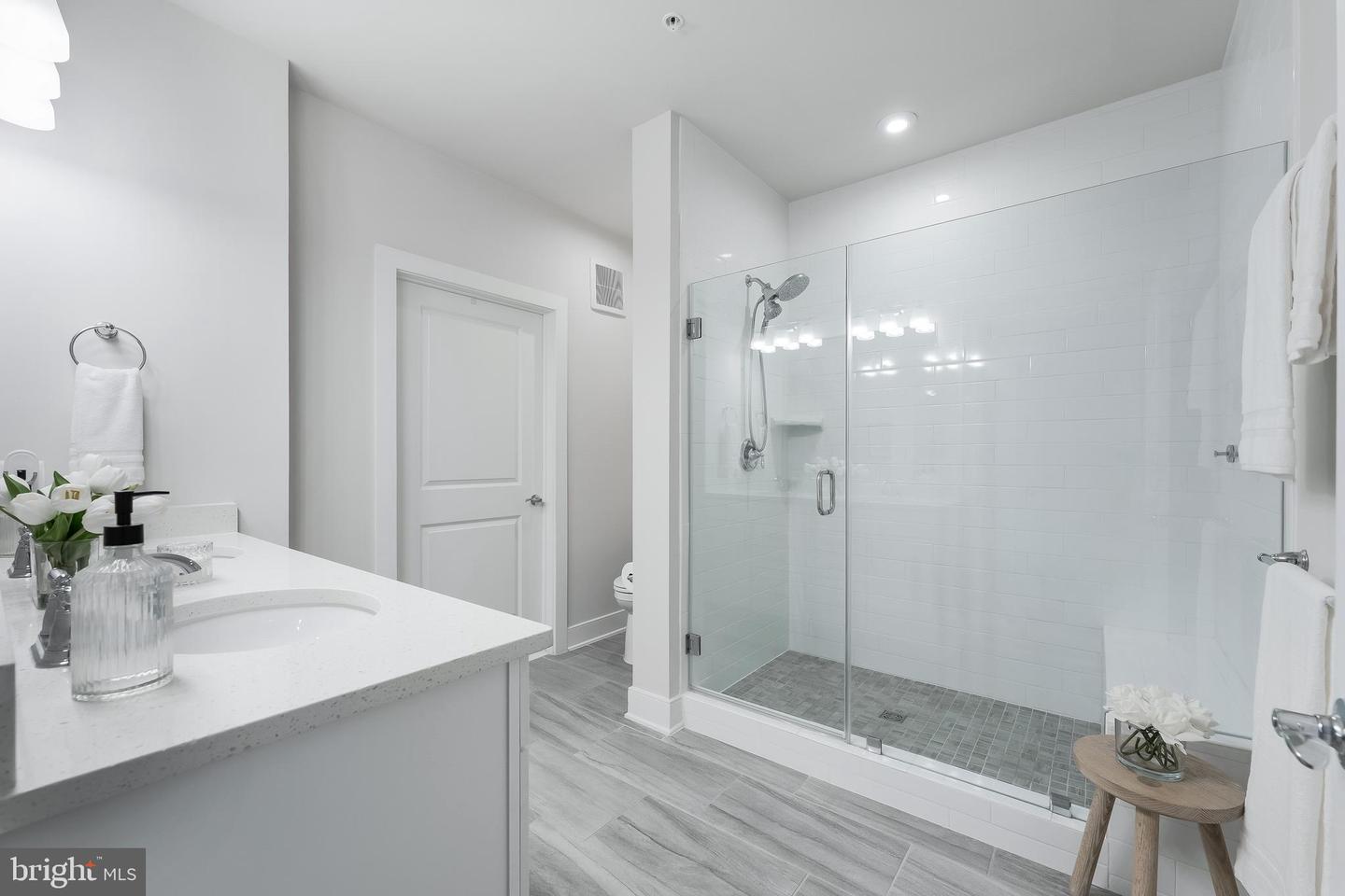 2320 FIELD POINT RD #201, HERNDON, Virginia 20171, 2 Bedrooms Bedrooms, ,2 BathroomsBathrooms,Residential,For sale,2320 FIELD POINT RD #201,VAFX2267156 MLS # VAFX2267156