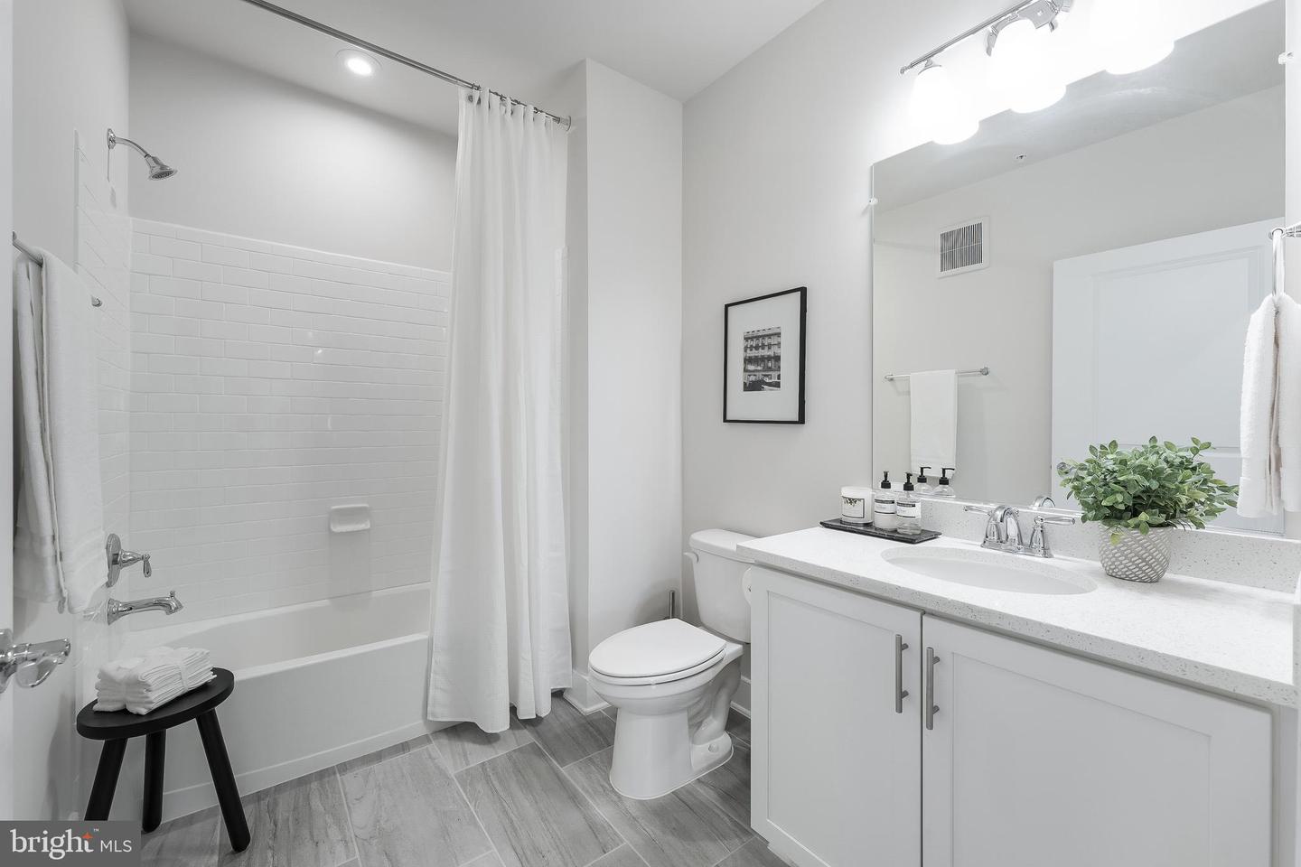 2320 FIELD POINT RD #201, HERNDON, Virginia 20171, 2 Bedrooms Bedrooms, ,2 BathroomsBathrooms,Residential,For sale,2320 FIELD POINT RD #201,VAFX2267156 MLS # VAFX2267156