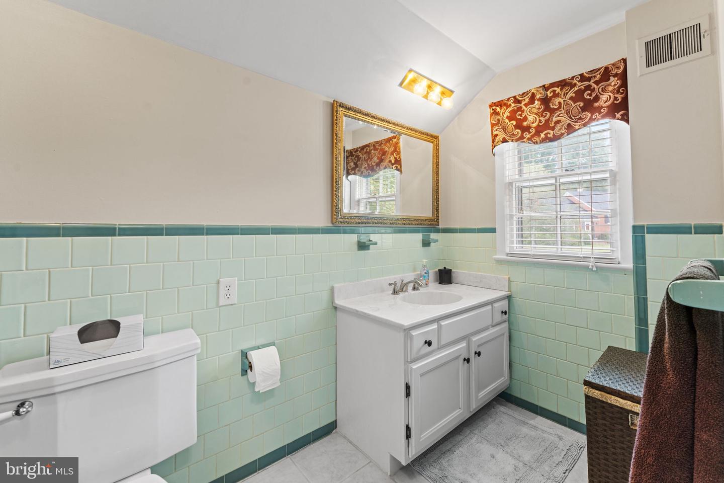 1211 WAKE FOREST DR, ALEXANDRIA, Virginia 22307, 4 Bedrooms Bedrooms, ,3 BathroomsBathrooms,Residential,For sale,1211 WAKE FOREST DR,VAFX2267178 MLS # VAFX2267178