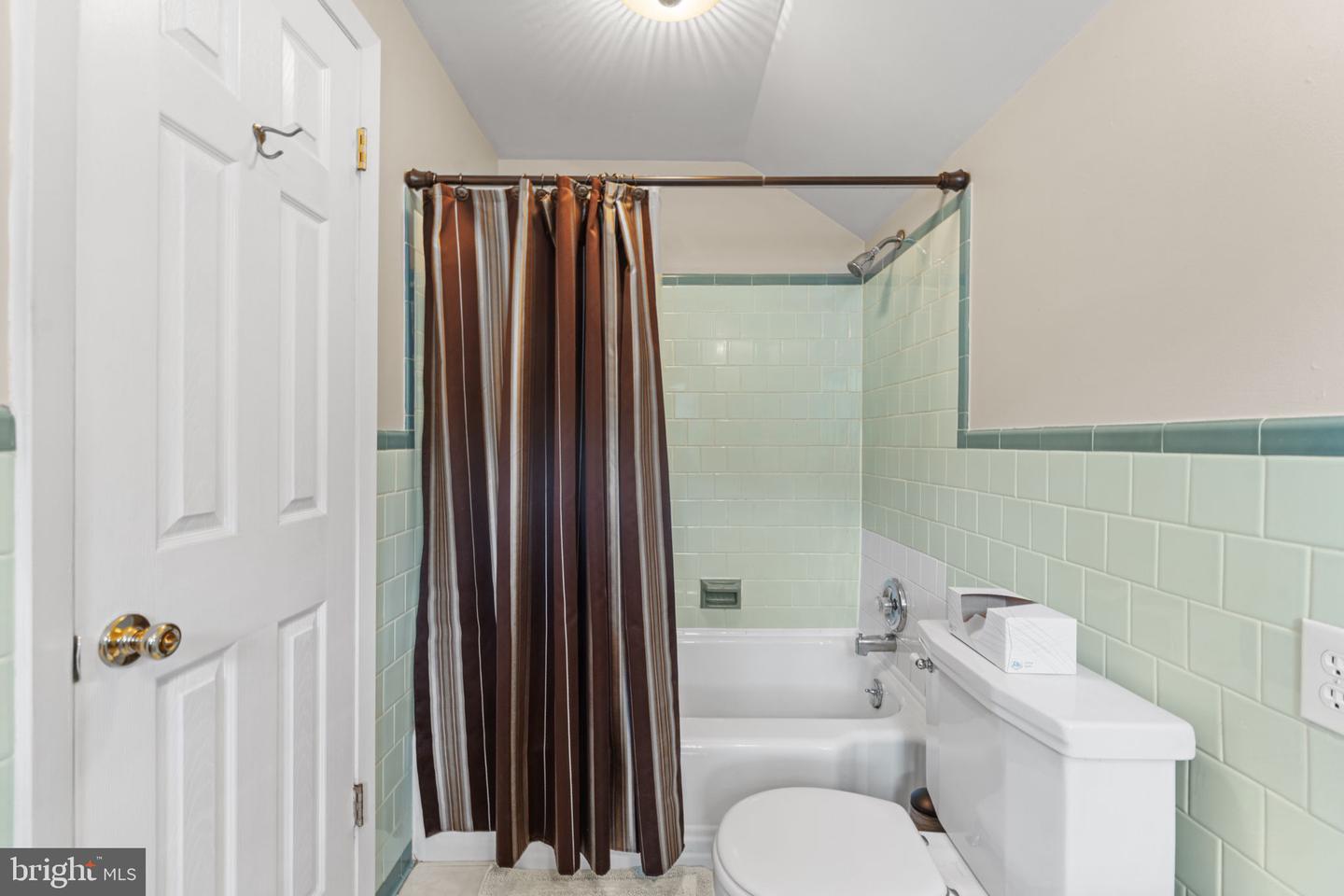 1211 WAKE FOREST DR, ALEXANDRIA, Virginia 22307, 4 Bedrooms Bedrooms, ,3 BathroomsBathrooms,Residential,For sale,1211 WAKE FOREST DR,VAFX2267178 MLS # VAFX2267178