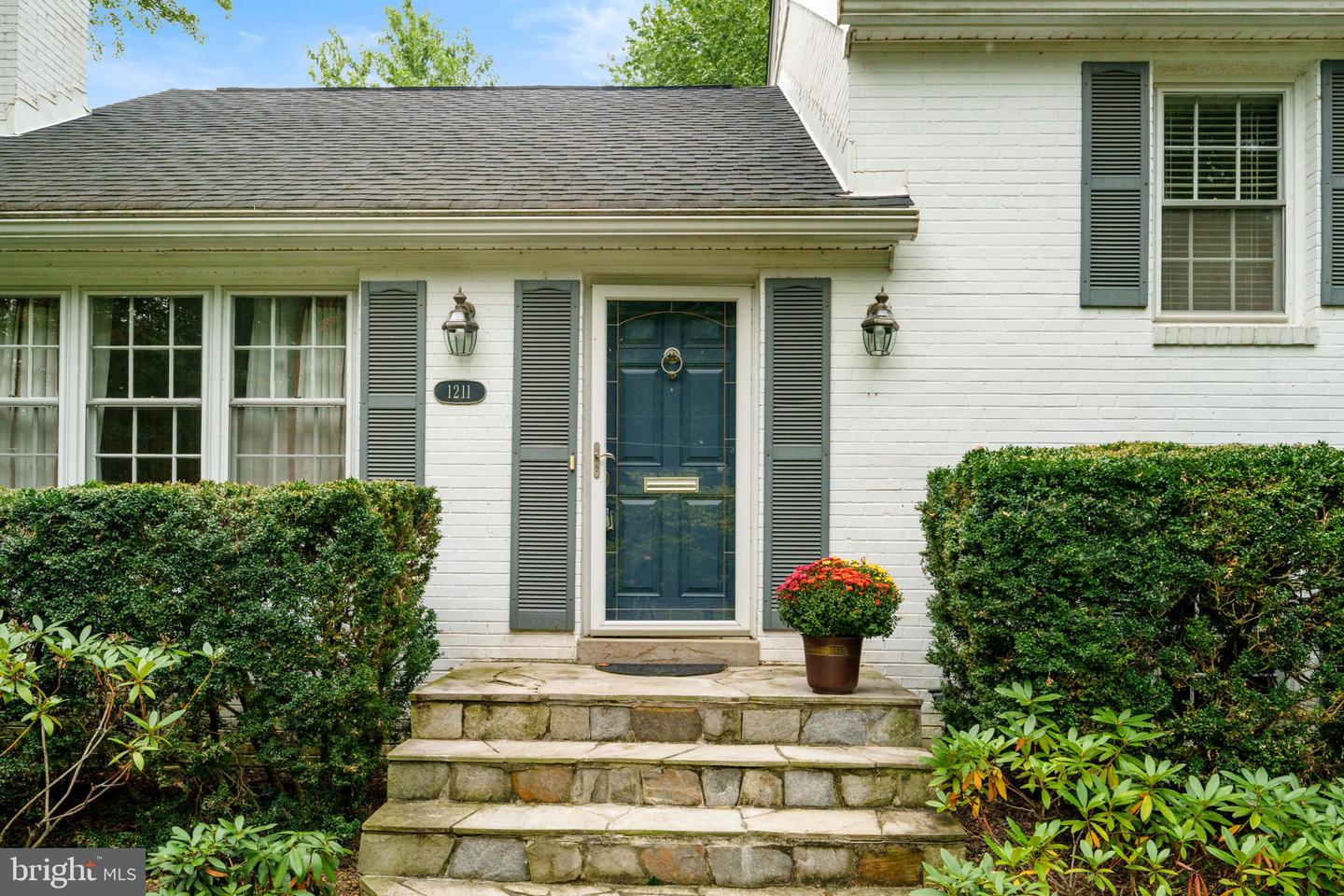 1211 WAKE FOREST DR, ALEXANDRIA, Virginia 22307, 4 Bedrooms Bedrooms, ,3 BathroomsBathrooms,Residential,For sale,1211 WAKE FOREST DR,VAFX2267178 MLS # VAFX2267178