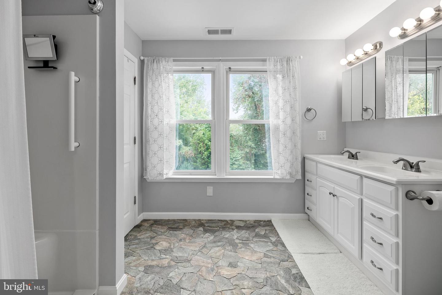 3951 DOMINION DR, DUMFRIES, Virginia 22026, 4 Bedrooms Bedrooms, ,3 BathroomsBathrooms,Residential,For sale,3951 DOMINION DR,VAPW2103968 MLS # VAPW2103968