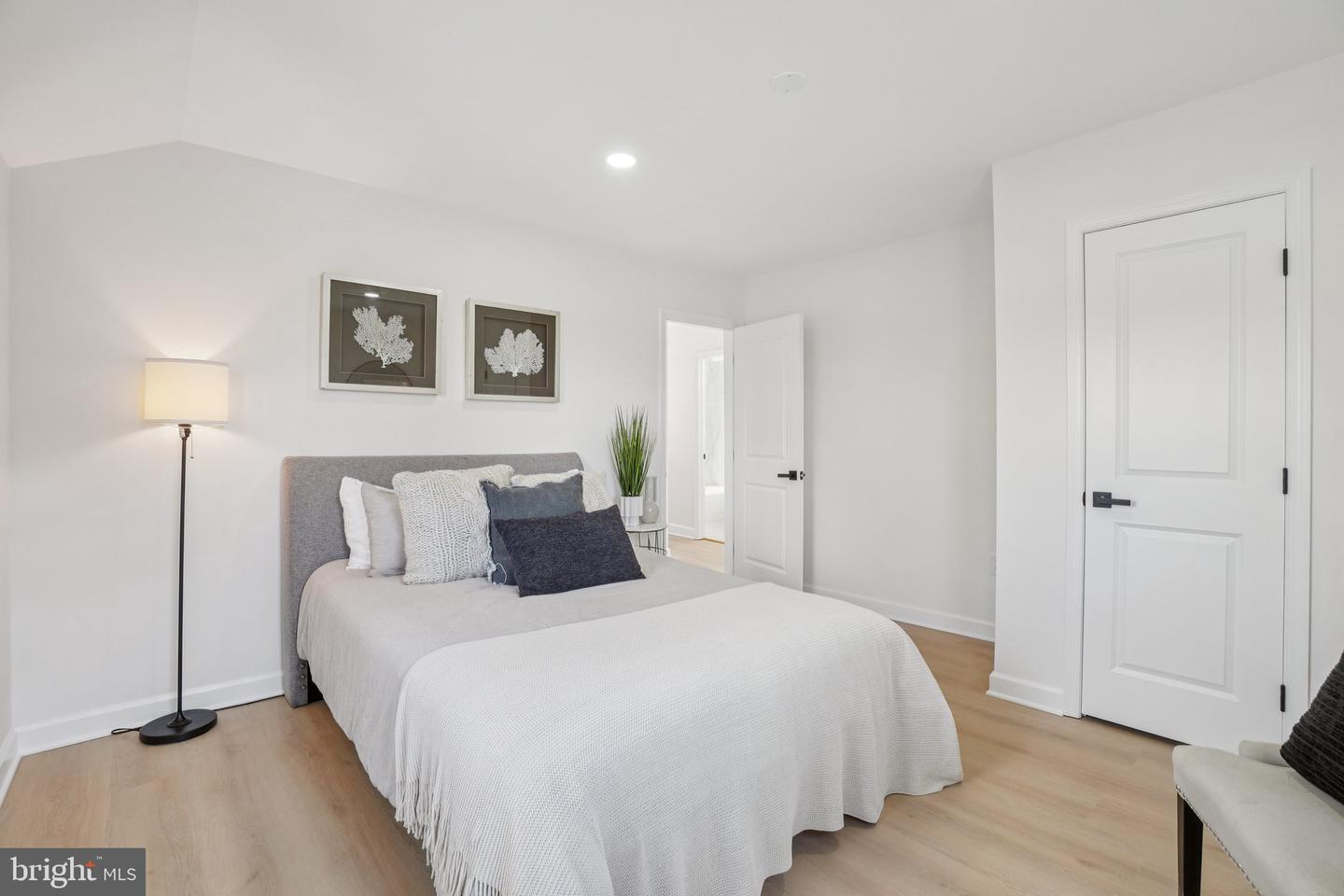 1794 41ST PL SE, WASHINGTON, District Of Columbia 20020, 3 Bedrooms Bedrooms, ,2 BathroomsBathrooms,Residential,For sale,1794 41ST PL SE,DCDC2222568 MLS # DCDC2222568