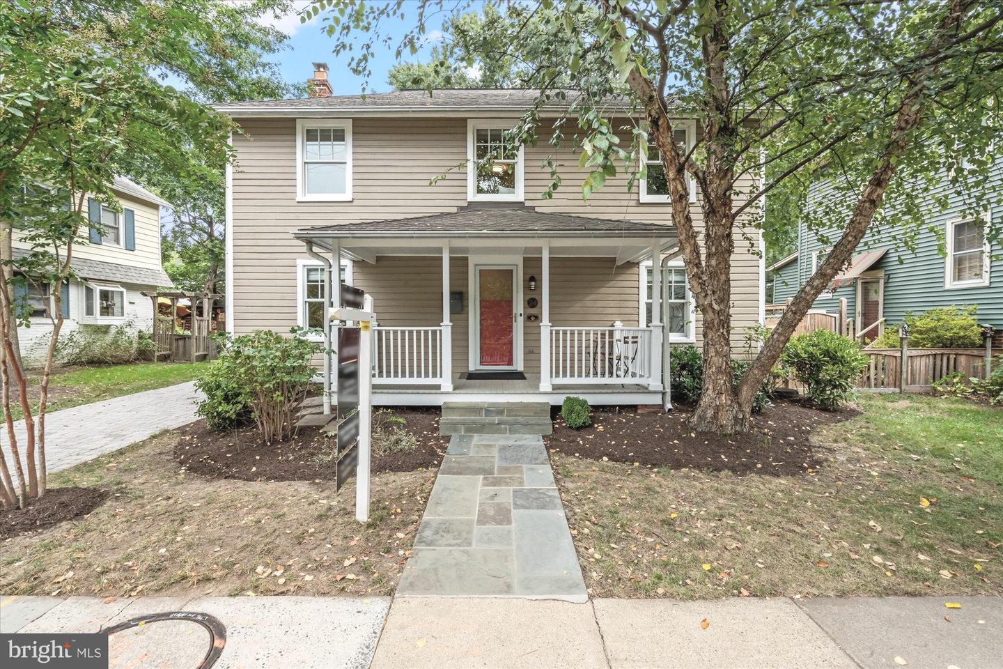 24 E BELLEFONTE AVE, ALEXANDRIA, Virginia 22301, 4 Bedrooms Bedrooms, ,2 BathroomsBathrooms,Residential,For sale,24 E BELLEFONTE AVE,VAAX2049700 MLS # VAAX2049700