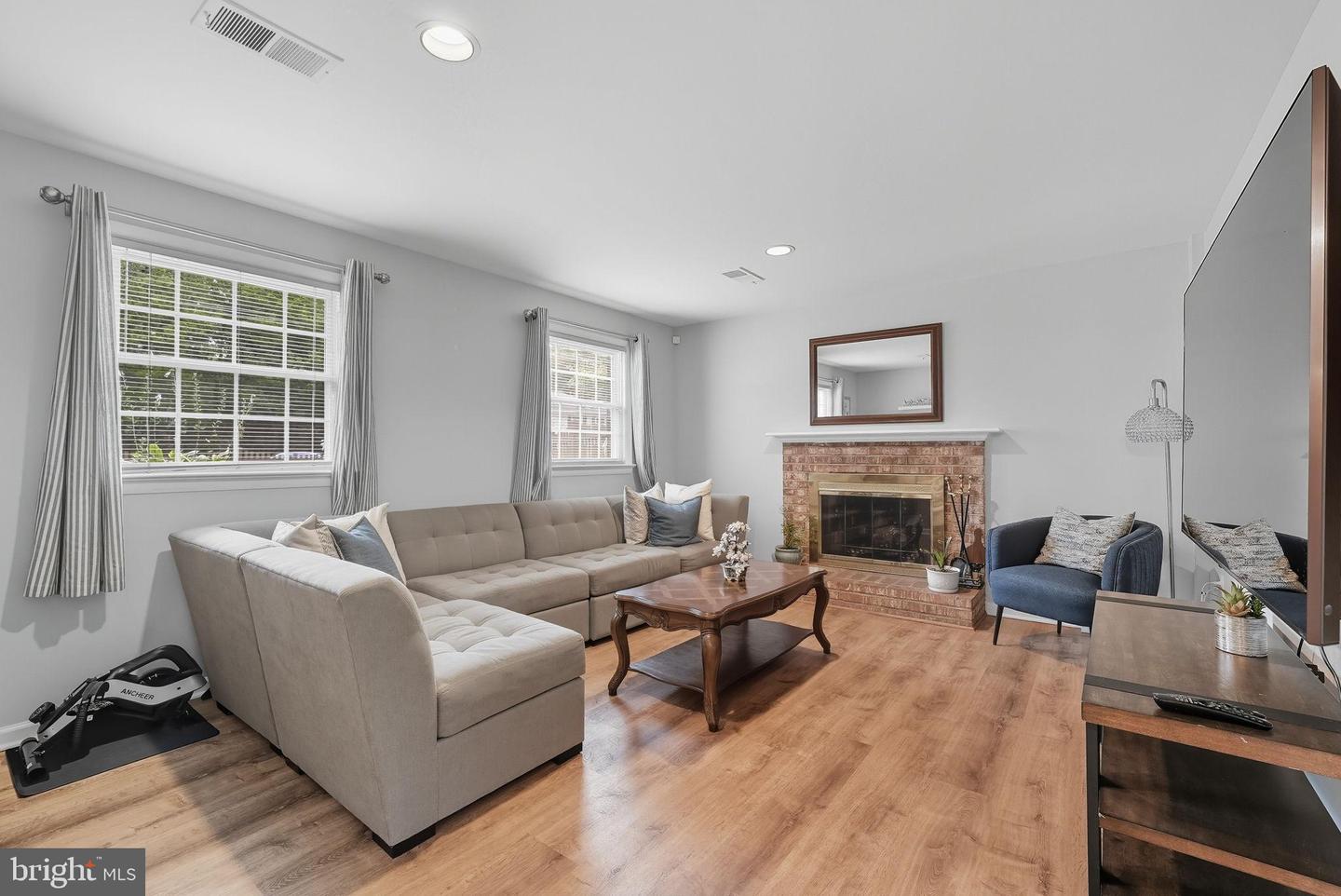 2007 COOL SPRING DR, ALEXANDRIA, Virginia 22308, 4 Bedrooms Bedrooms, ,2 BathroomsBathrooms,Residential,For sale,2007 COOL SPRING DR,VAFX2267516 MLS # VAFX2267516
