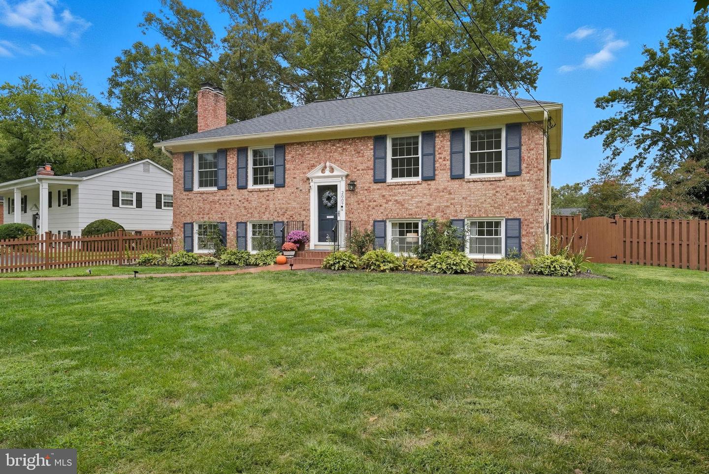 2007 COOL SPRING DR, ALEXANDRIA, Virginia 22308, 4 Bedrooms Bedrooms, ,2 BathroomsBathrooms,Residential,For sale,2007 COOL SPRING DR,VAFX2267516 MLS # VAFX2267516