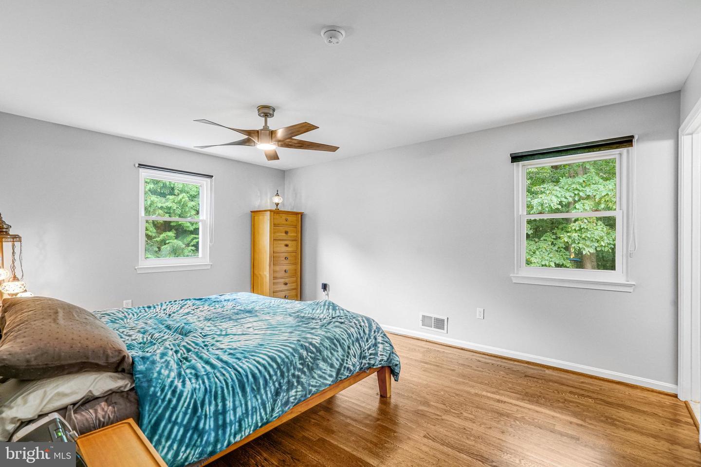 7757 CARRLEIGH PKWY, SPRINGFIELD, Virginia 22152, 5 Bedrooms Bedrooms, ,2 BathroomsBathrooms,Residential,For sale,7757 CARRLEIGH PKWY,VAFX2267660 MLS # VAFX2267660