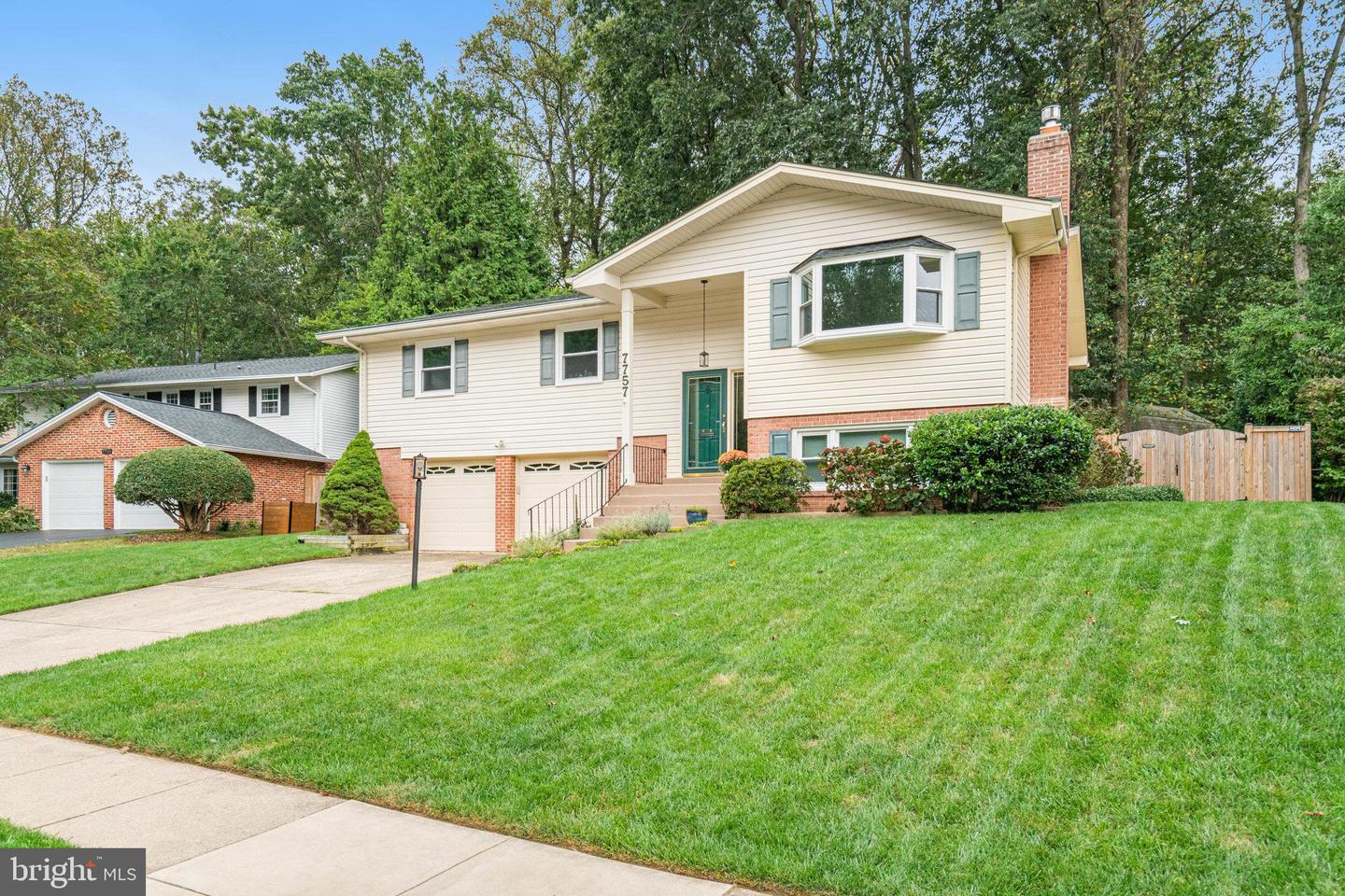 7757 CARRLEIGH PKWY, SPRINGFIELD, Virginia 22152, 5 Bedrooms Bedrooms, ,2 BathroomsBathrooms,Residential,For sale,7757 CARRLEIGH PKWY,VAFX2267660 MLS # VAFX2267660