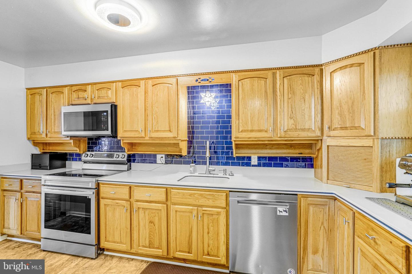 7757 CARRLEIGH PKWY, SPRINGFIELD, Virginia 22152, 5 Bedrooms Bedrooms, ,2 BathroomsBathrooms,Residential,For sale,7757 CARRLEIGH PKWY,VAFX2267660 MLS # VAFX2267660