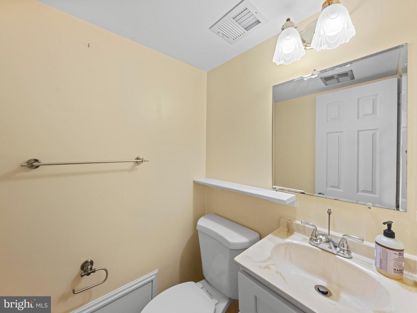 4783 KANDEL CT, ANNANDALE, Virginia 22003, 3 Bedrooms Bedrooms, ,2 BathroomsBathrooms,Residential,For sale,4783 KANDEL CT,VAFX2267658 MLS # VAFX2267658