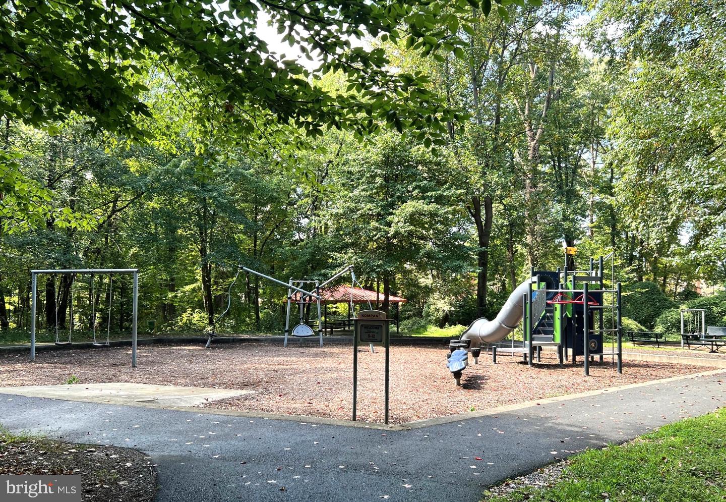 4783 KANDEL CT, ANNANDALE, Virginia 22003, 3 Bedrooms Bedrooms, ,2 BathroomsBathrooms,Residential,For sale,4783 KANDEL CT,VAFX2267658 MLS # VAFX2267658