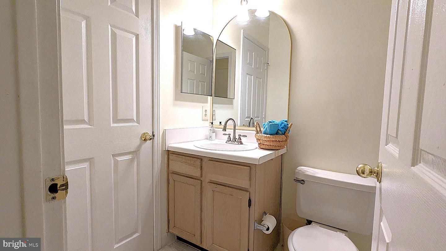 4417 FAIRSTONE DR #104, FAIRFAX, Virginia 22033, 2 Bedrooms Bedrooms, ,2 BathroomsBathrooms,Residential,For sale,4417 FAIRSTONE DR #104,VAFX2267588 MLS # VAFX2267588 4417 FAIRSTONE DR #104, FAIRFAX, Virginia 22033, 2 Bedrooms Bedrooms, ,2 BathroomsBathrooms,Residential,For sale,4417 FAIRSTONE DR #104,VAFX2267588 MLS # VAFX2267588