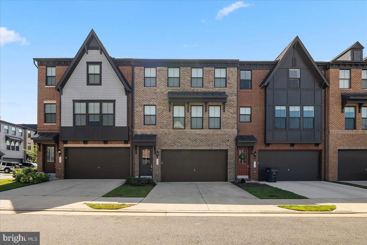 8124 BOCK FARM PL, ALEXANDRIA, Virginia 22306, 4 Bedrooms Bedrooms, ,3 BathroomsBathrooms,Residential,For sale,8124 BOCK FARM PL,VAFX2267610 MLS # VAFX2267610