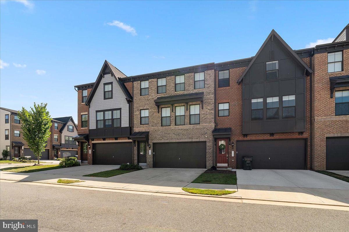 8124 BOCK FARM PL, ALEXANDRIA, Virginia 22306, 4 Bedrooms Bedrooms, ,3 BathroomsBathrooms,Residential,For sale,8124 BOCK FARM PL,VAFX2267610 MLS # VAFX2267610