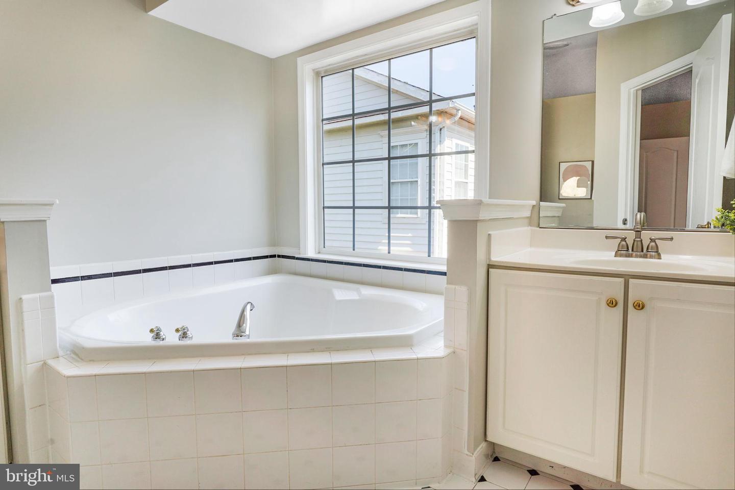 8147 QUINN TER, VIENNA, Virginia 22180, 3 Bedrooms Bedrooms, 7 Rooms Rooms,3 BathroomsBathrooms,Residential,For sale,8147 QUINN TER,VAFX2267654 MLS # VAFX2267654