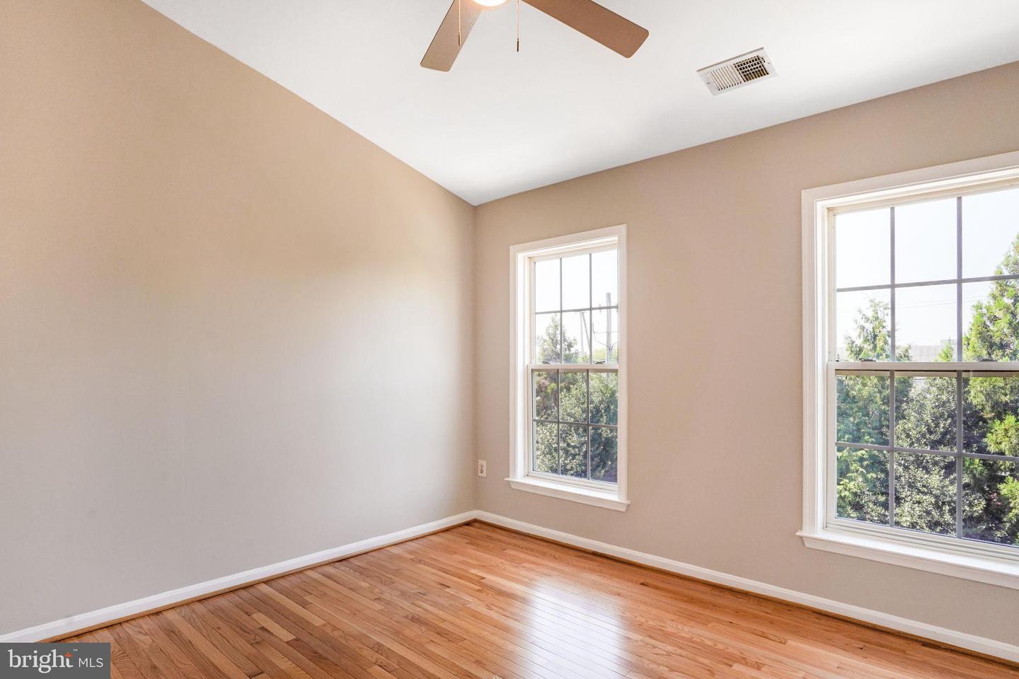 8147 QUINN TER, VIENNA, Virginia 22180, 3 Bedrooms Bedrooms, 7 Rooms Rooms,3 BathroomsBathrooms,Residential,For sale,8147 QUINN TER,VAFX2267654 MLS # VAFX2267654