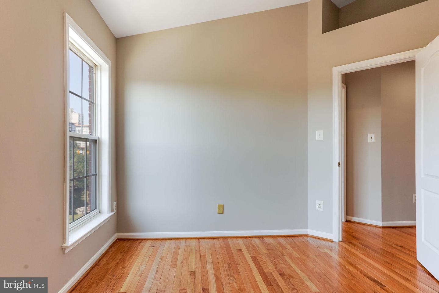 8147 QUINN TER, VIENNA, Virginia 22180, 3 Bedrooms Bedrooms, 7 Rooms Rooms,3 BathroomsBathrooms,Residential,For sale,8147 QUINN TER,VAFX2267654 MLS # VAFX2267654