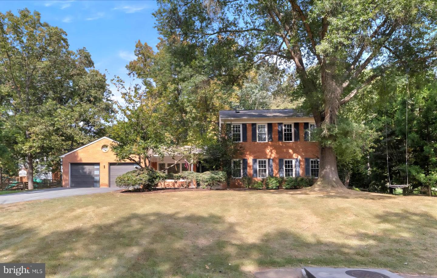 12183 HOLLY KNOLL CIR, GREAT FALLS, Virginia 22066, 4 Bedrooms Bedrooms, ,3 BathroomsBathrooms,Residential,For sale,12183 HOLLY KNOLL CIR,VAFX2267672 MLS # VAFX2267672