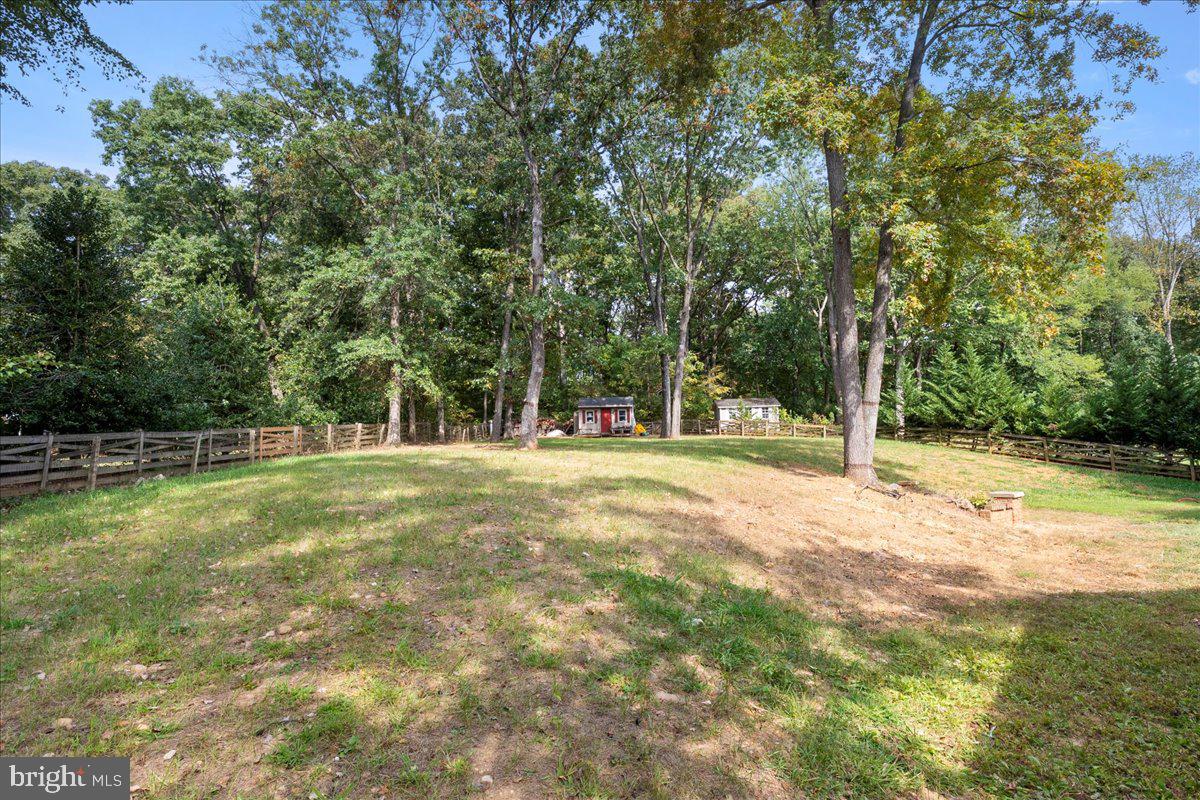 12183 HOLLY KNOLL CIR, GREAT FALLS, Virginia 22066, 4 Bedrooms Bedrooms, ,3 BathroomsBathrooms,Residential,For sale,12183 HOLLY KNOLL CIR,VAFX2267672 MLS # VAFX2267672