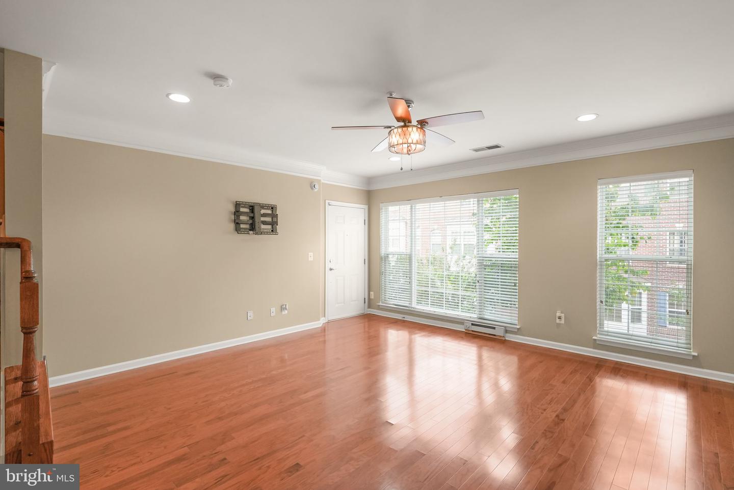 2331 KEW GARDENS DR, WOODBRIDGE, Virginia 22191, 3 Bedrooms Bedrooms, 6 Rooms Rooms,2 BathroomsBathrooms,Residential,For sale,2331 KEW GARDENS DR,VAPW2104192 MLS # VAPW2104192