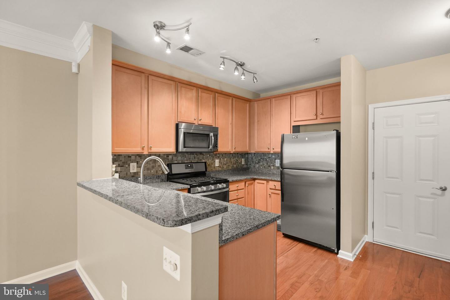 2331 KEW GARDENS DR, WOODBRIDGE, Virginia 22191, 3 Bedrooms Bedrooms, 6 Rooms Rooms,2 BathroomsBathrooms,Residential,For sale,2331 KEW GARDENS DR,VAPW2104192 MLS # VAPW2104192