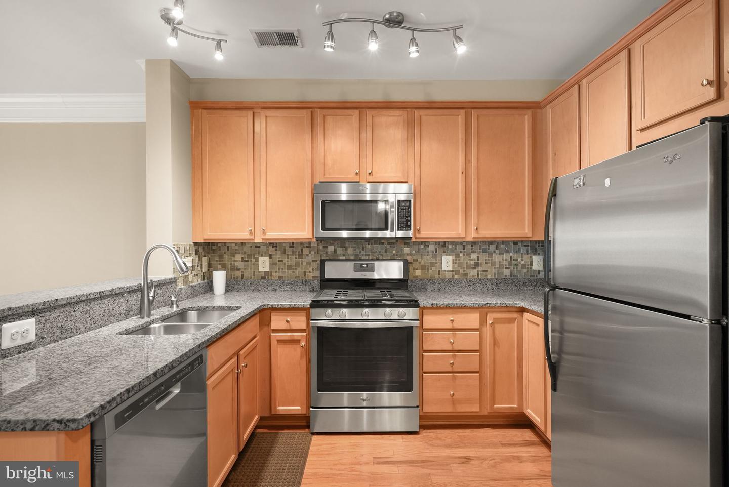 2331 KEW GARDENS DR, WOODBRIDGE, Virginia 22191, 3 Bedrooms Bedrooms, 6 Rooms Rooms,2 BathroomsBathrooms,Residential,For sale,2331 KEW GARDENS DR,VAPW2104192 MLS # VAPW2104192