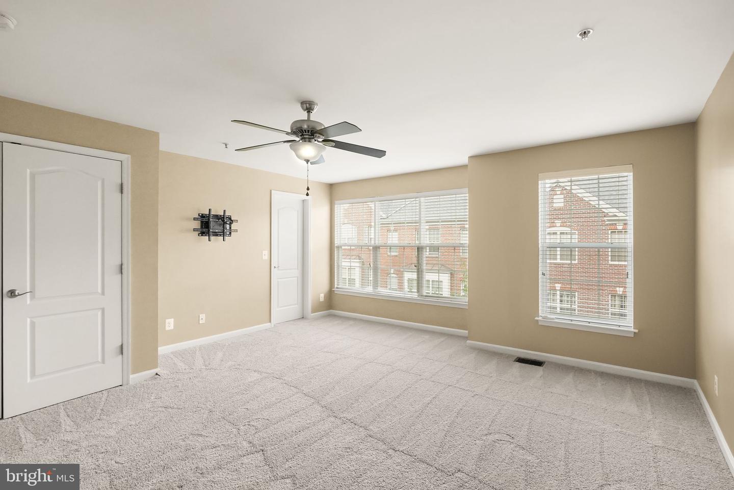 2331 KEW GARDENS DR, WOODBRIDGE, Virginia 22191, 3 Bedrooms Bedrooms, 6 Rooms Rooms,2 BathroomsBathrooms,Residential,For sale,2331 KEW GARDENS DR,VAPW2104192 MLS # VAPW2104192