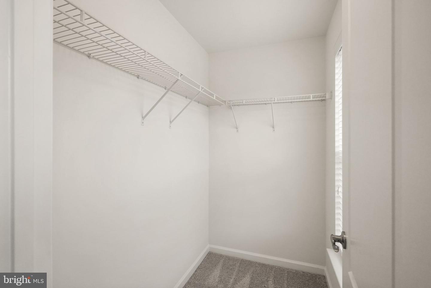 2331 KEW GARDENS DR, WOODBRIDGE, Virginia 22191, 3 Bedrooms Bedrooms, 6 Rooms Rooms,2 BathroomsBathrooms,Residential,For sale,2331 KEW GARDENS DR,VAPW2104192 MLS # VAPW2104192