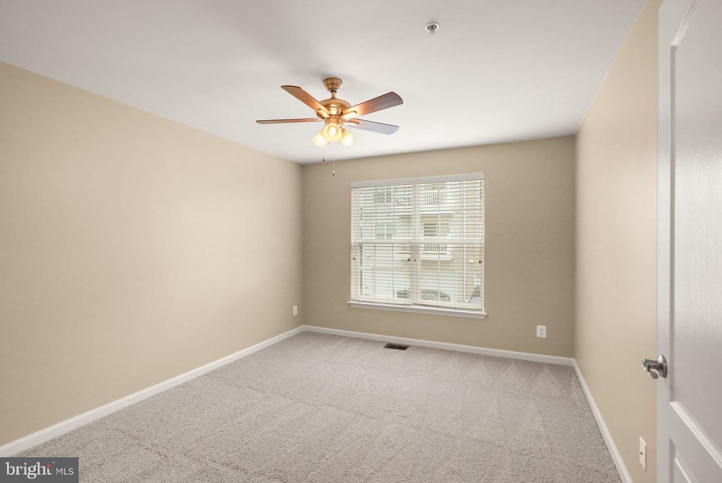 2331 KEW GARDENS DR, WOODBRIDGE, Virginia 22191, 3 Bedrooms Bedrooms, 6 Rooms Rooms,2 BathroomsBathrooms,Residential,For sale,2331 KEW GARDENS DR,VAPW2104192 MLS # VAPW2104192