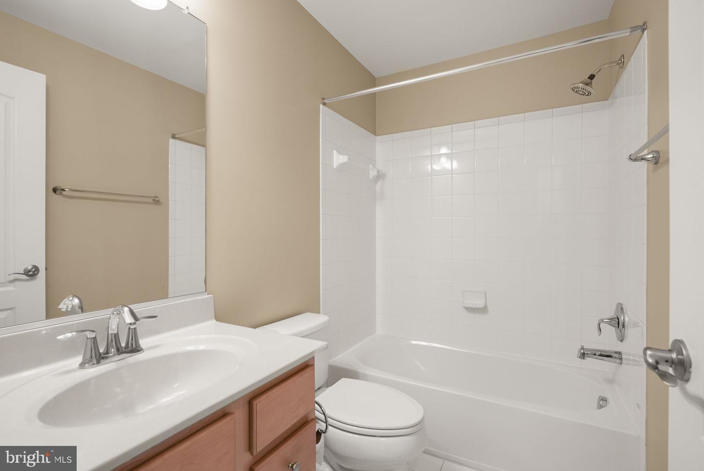 2331 KEW GARDENS DR, WOODBRIDGE, Virginia 22191, 3 Bedrooms Bedrooms, 6 Rooms Rooms,2 BathroomsBathrooms,Residential,For sale,2331 KEW GARDENS DR,VAPW2104192 MLS # VAPW2104192