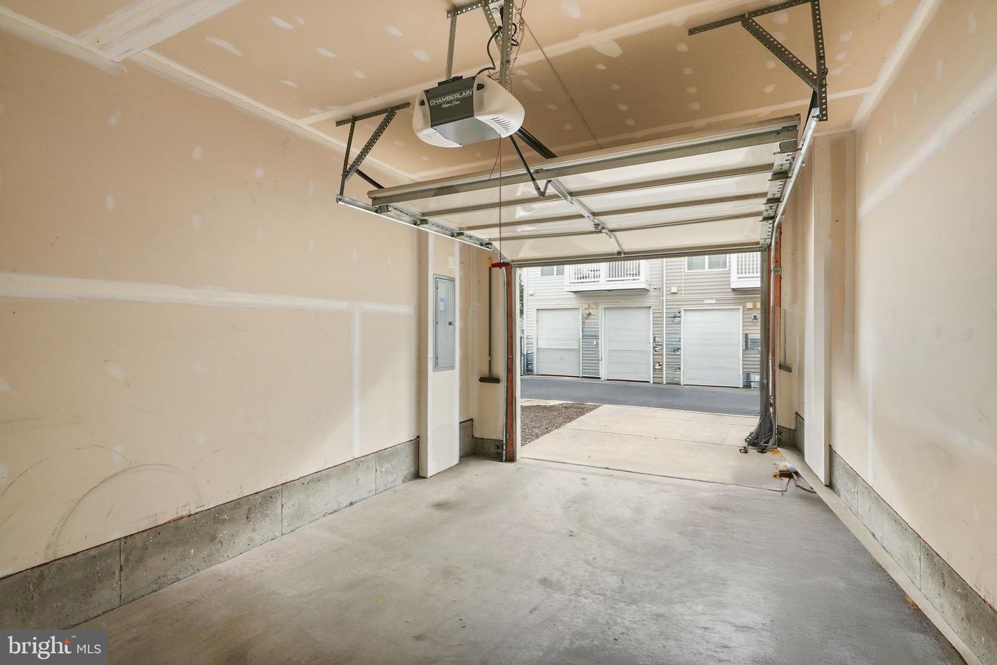 2331 KEW GARDENS DR, WOODBRIDGE, Virginia 22191, 3 Bedrooms Bedrooms, 6 Rooms Rooms,2 BathroomsBathrooms,Residential,For sale,2331 KEW GARDENS DR,VAPW2104192 MLS # VAPW2104192