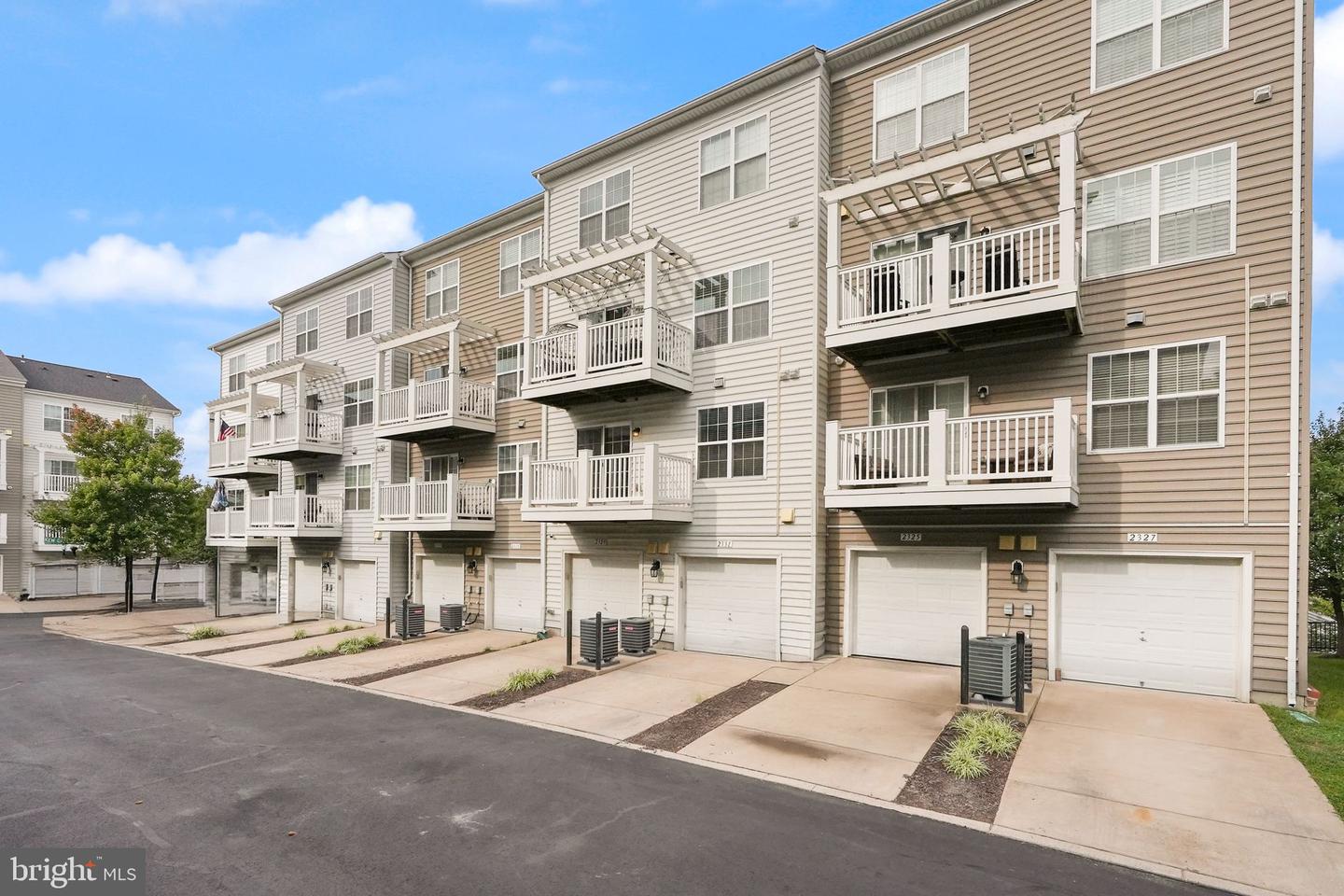 2331 KEW GARDENS DR, WOODBRIDGE, Virginia 22191, 3 Bedrooms Bedrooms, 6 Rooms Rooms,2 BathroomsBathrooms,Residential,For sale,2331 KEW GARDENS DR,VAPW2104192 MLS # VAPW2104192