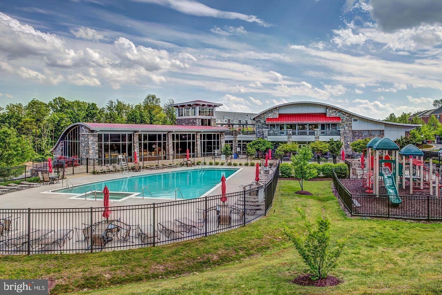 2331 KEW GARDENS DR, WOODBRIDGE, Virginia 22191, 3 Bedrooms Bedrooms, 6 Rooms Rooms,2 BathroomsBathrooms,Residential,For sale,2331 KEW GARDENS DR,VAPW2104192 MLS # VAPW2104192