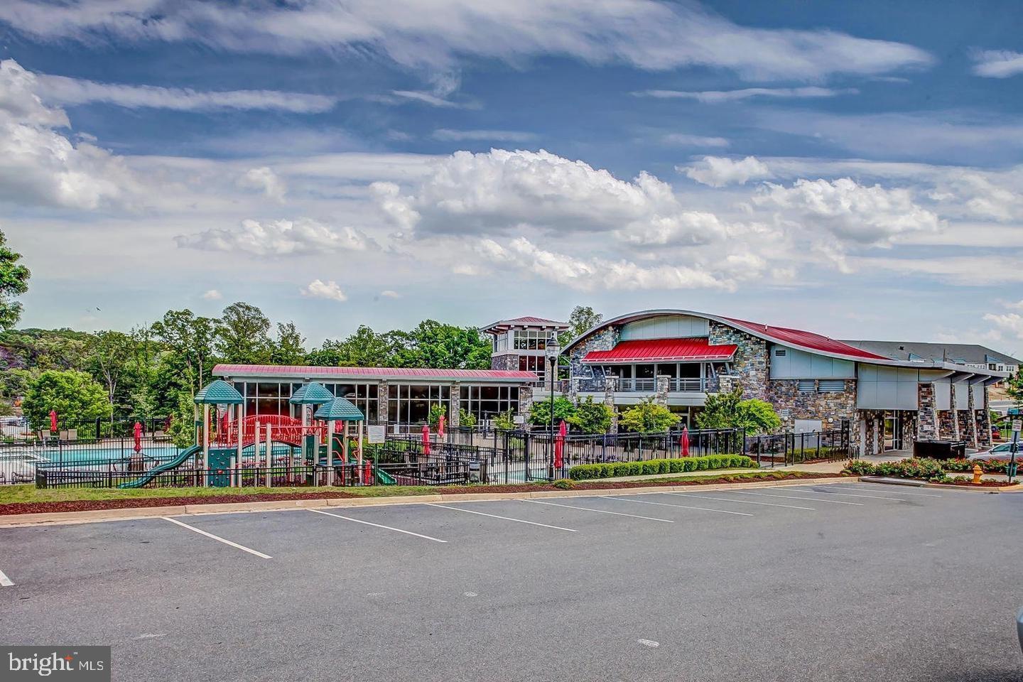 2331 KEW GARDENS DR, WOODBRIDGE, Virginia 22191, 3 Bedrooms Bedrooms, 6 Rooms Rooms,2 BathroomsBathrooms,Residential,For sale,2331 KEW GARDENS DR,VAPW2104192 MLS # VAPW2104192