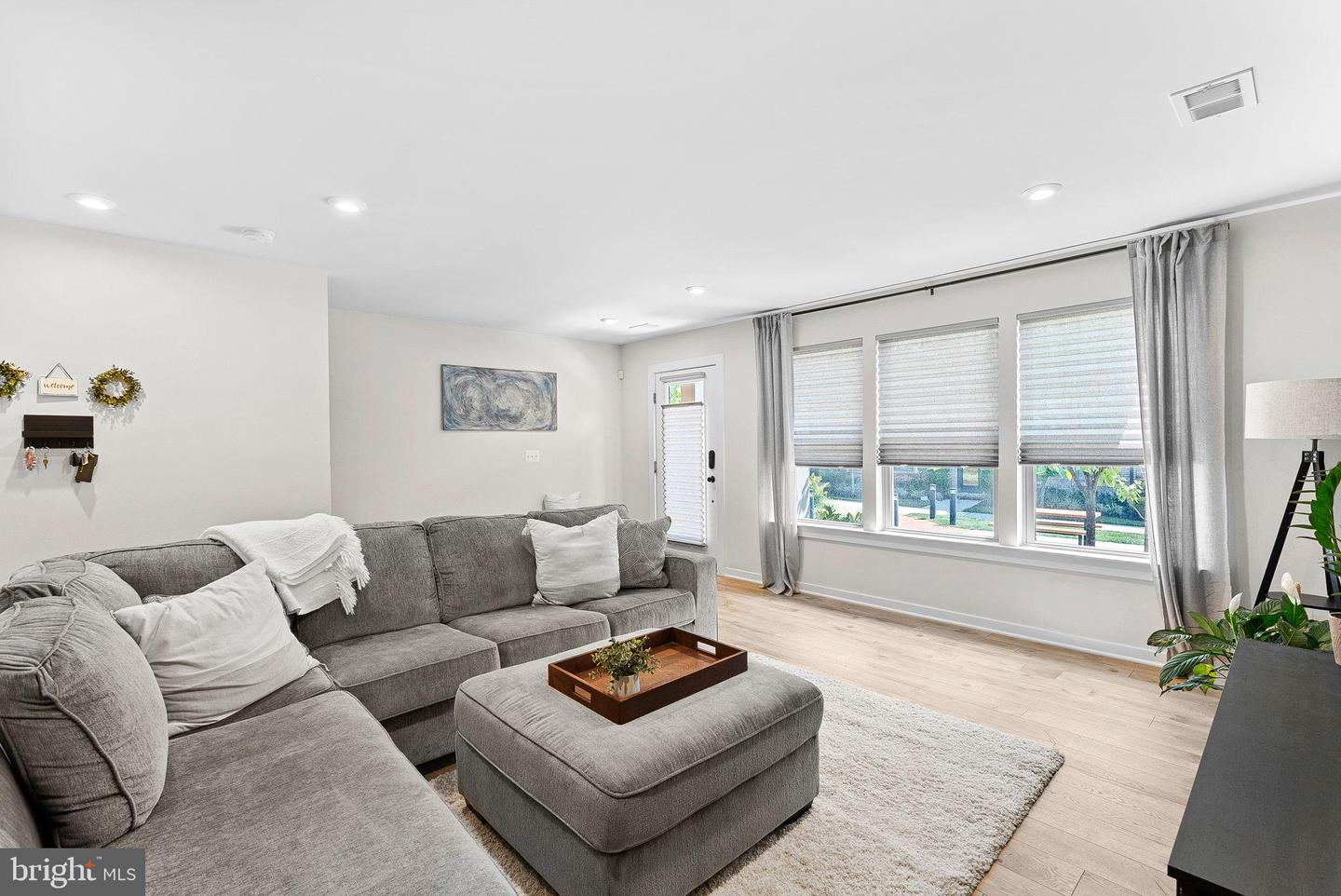 308 NEBEIOLO TER SE, LEESBURG, Virginia 20175, 3 Bedrooms Bedrooms, 6 Rooms Rooms,2 BathroomsBathrooms,Residential,For sale,308 NEBEIOLO TER SE,VALO2107016 MLS # VALO2107016