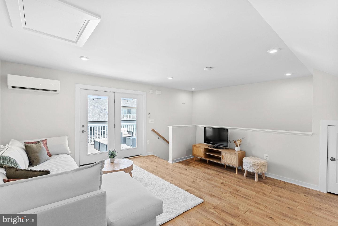 308 NEBEIOLO TER SE, LEESBURG, Virginia 20175, 3 Bedrooms Bedrooms, 6 Rooms Rooms,2 BathroomsBathrooms,Residential,For sale,308 NEBEIOLO TER SE,VALO2107016 MLS # VALO2107016