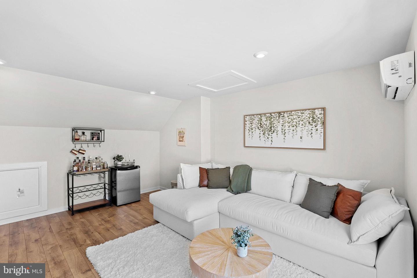 308 NEBEIOLO TER SE, LEESBURG, Virginia 20175, 3 Bedrooms Bedrooms, 6 Rooms Rooms,2 BathroomsBathrooms,Residential,For sale,308 NEBEIOLO TER SE,VALO2107016 MLS # VALO2107016