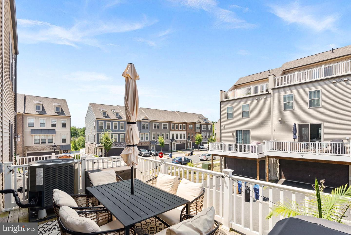 308 NEBEIOLO TER SE, LEESBURG, Virginia 20175, 3 Bedrooms Bedrooms, 6 Rooms Rooms,2 BathroomsBathrooms,Residential,For sale,308 NEBEIOLO TER SE,VALO2107016 MLS # VALO2107016