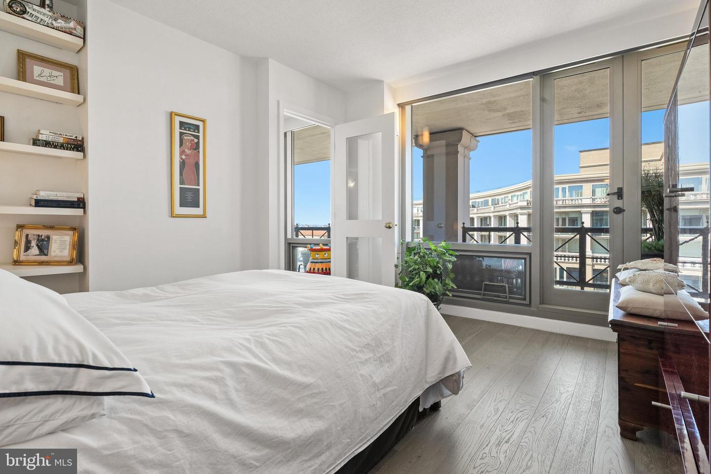 701 PENNSYLVANIA AVE NW #1221, WASHINGTON, District Of Columbia 20004, 1 Bedroom Bedrooms, ,1 BathroomBathrooms,Residential,For sale,701 PENNSYLVANIA AVE NW #1221,DCDC2222836 MLS # DCDC2222836