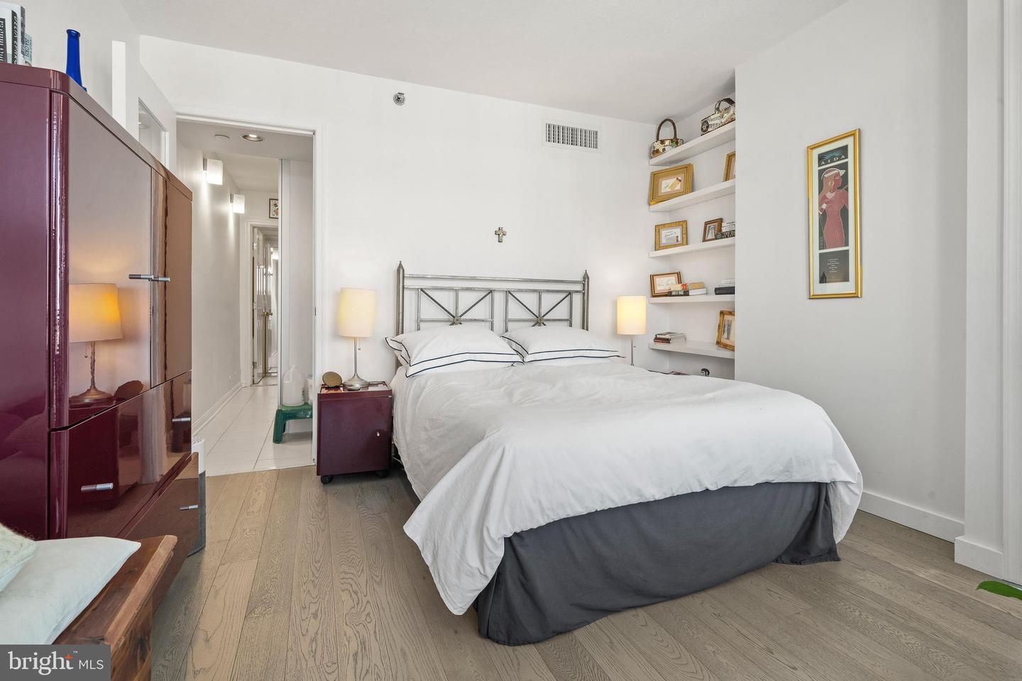 701 PENNSYLVANIA AVE NW #1221, WASHINGTON, District Of Columbia 20004, 1 Bedroom Bedrooms, ,1 BathroomBathrooms,Residential,For sale,701 PENNSYLVANIA AVE NW #1221,DCDC2222836 MLS # DCDC2222836