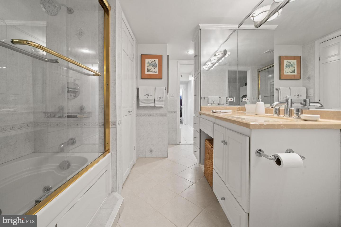 701 PENNSYLVANIA AVE NW #1221, WASHINGTON, District Of Columbia 20004, 1 Bedroom Bedrooms, ,1 BathroomBathrooms,Residential,For sale,701 PENNSYLVANIA AVE NW #1221,DCDC2222836 MLS # DCDC2222836