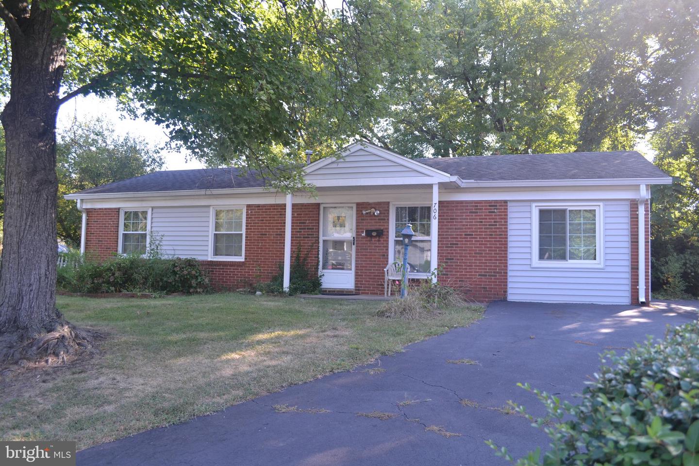 706 S DOGWOOD CT, STERLING, Virginia 20164, 3 Bedrooms Bedrooms, ,1 BathroomBathrooms,Residential,For sale,706 S DOGWOOD CT,VALO2107046 MLS # VALO2107046